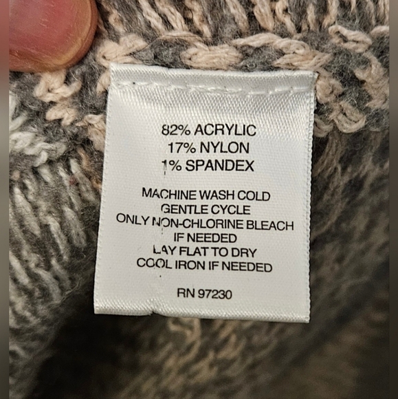 2 Cardigans - Picture 13 of 13